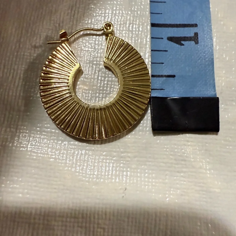 Gold-tone vintage inspired fashion Hoop Earrings, gold-plated